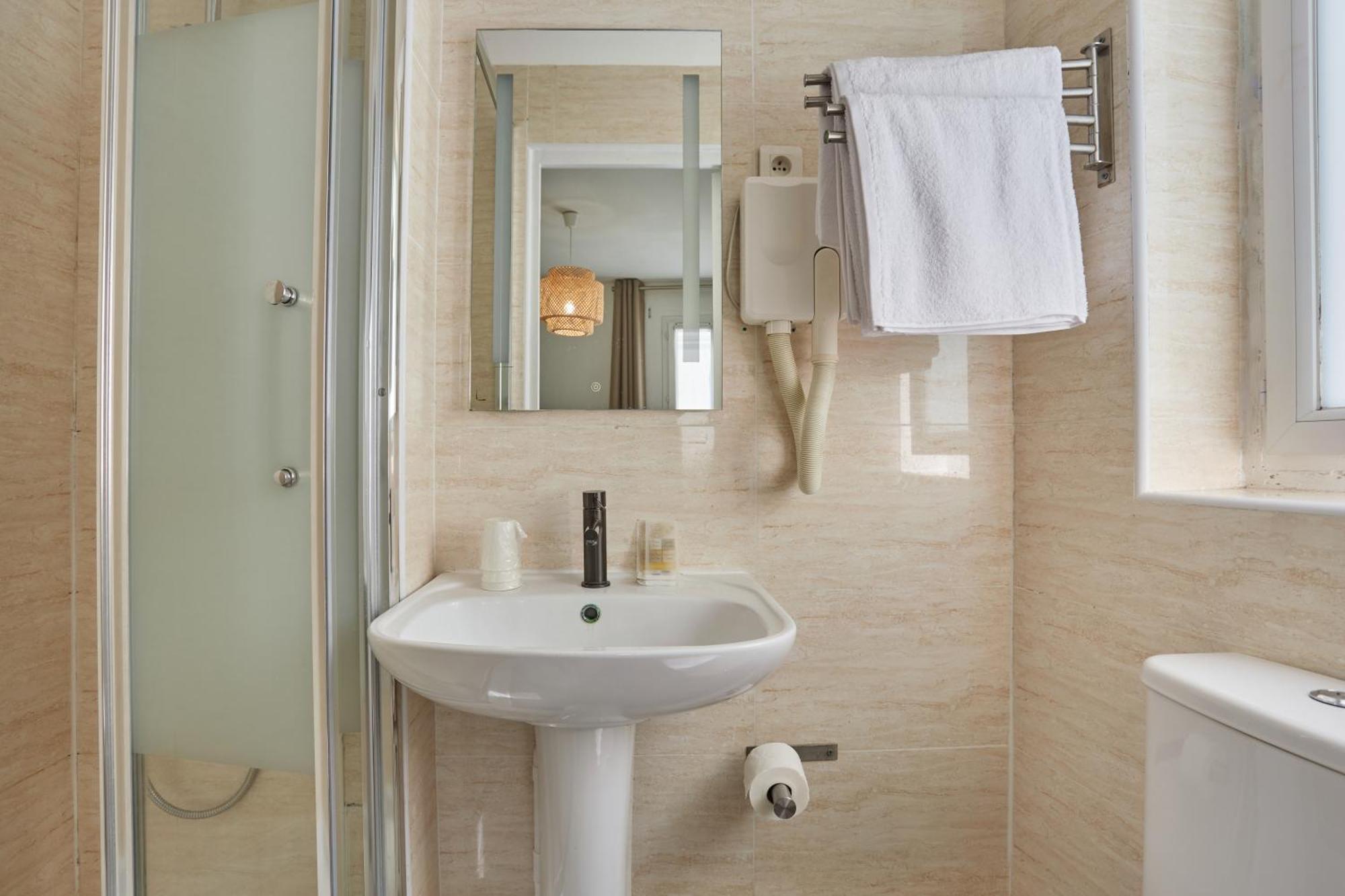 Merryl Hotel Париж Екстериор снимка